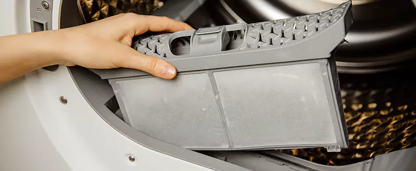 Signs Of A Clogged Dryer Lint Trap in Menomonie, Wisconsin
